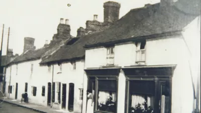 Cottages in Uxbridge Road 1907