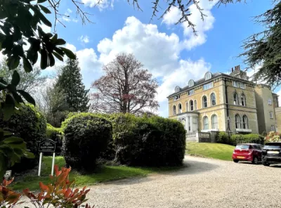 61 22 1 567 Glen Chess Loudwater 24 April 2022 Deborah Young