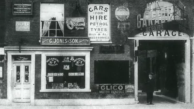 The George Inn as G Jones & Son, 1920s.