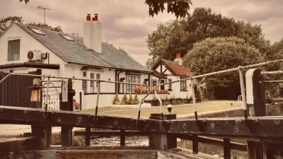 Grand union lock Mabel Hamilton Winner 1515 18