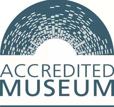 Accredited Museum Logo English teal