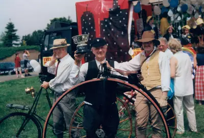 Croxley Revels 1998 - Geoff Paine and his penny farthing