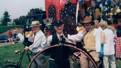 Croxley Revels 1998 - Geoff Paine and his penny farthing